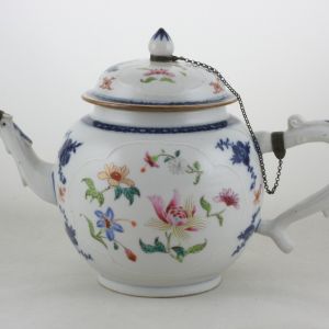 Object 2011903A, Teapot, China.
