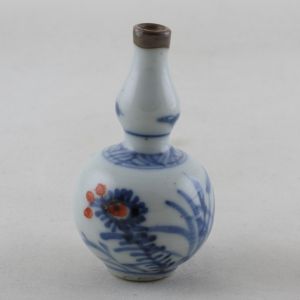 SOLD Object 2012098, Min. doll's house vase, China