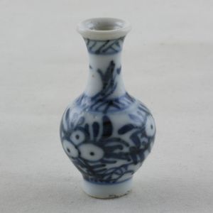 SOLD Object 2011759, Min. doll's house vase, China
