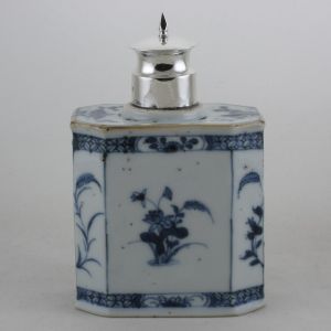 Object 2011681, Tea caddy, China.