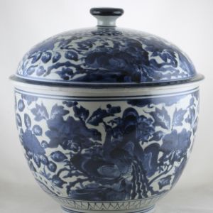 SOLD Object 2012637, Covered bowl, Japan.