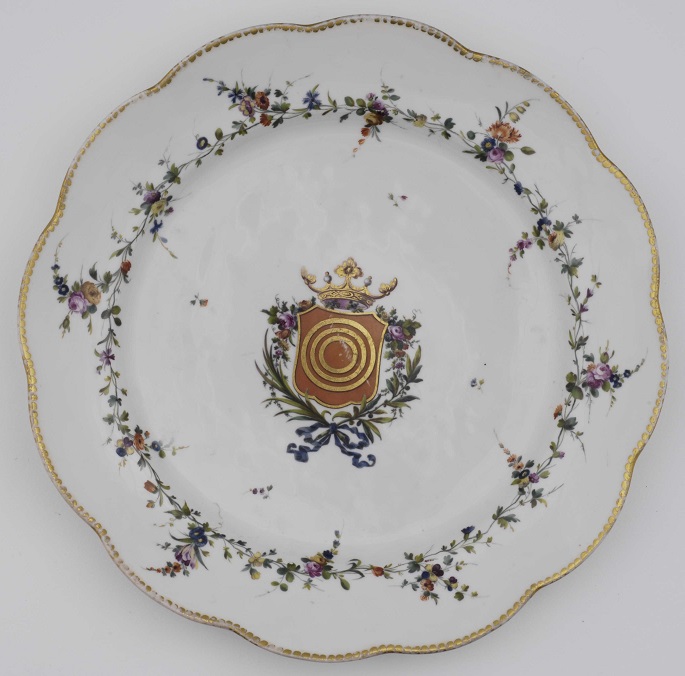 Bord met familiewapen van Romswinckel